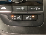 運転席と助手席にはシートヒーターが付いています☆寒い時期に腰周りを温めてくれるので体全体が温まりやすいのは勿論、暖房と違い顔に風が当たらないので、乾燥肌やドライアイの方でも大丈夫☆