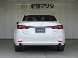 バック時にはもしもの時のために複数のセンサーにより衝突軽減ブレーキをおかけします。詳しい内容はスタッフお尋ねください。