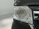 LEDヘッドライトは、点灯の瞬間から最大光量を発揮し、突然暗くなるトンネルなどでの安定感を高めます。