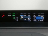 各操作スイッチは使いやすい位置に配置され、とっても見やすいメーターです。夜間時はラグジュアリーな気分にさせてくれる照明が魅力ですので、夜のドライブも楽しみになりますよ♪