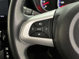 運転中、オーディオの操作をしてて、ハッとしたことはありませんか?ステアリングスイッチは、運転中でもハンドルでオーディオの操作が可能です。安全なドライブをサポートします。