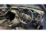メルセデス・ベンツは全モデルに『水性塗料』を採用しています。従来の油性塗料に比べ、塗装時に出す有害物質を大幅に低減しており、地球環境の保護に貢献しています。