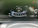 狭い場所でも安心のバックモニター付き。ガイドライン表示で、安全な駐車をサポートします。