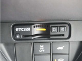◆ETC2.0◆進化したドライブ体験。料金収受システムだけだったETCが生まれ変わって、高速道路を賢く使うETC2.0に進化しました。多彩な情報サービスが便利で快適なドライブ体験を提供します。
