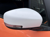 [ウィンカーランプ付ドアミラー]おしゃれな車の必須装備!ドアミラーにウインカーが付いているので、視認性もアップ!!