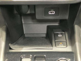 USBソケットで車内でもスマホの充電ができ便利です♪