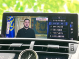停車中に楽しめるTV機能。様々なチャンネルからお好みの番組を選んで、快適な時間を過ごせます。長距離移動も退屈知らずです。