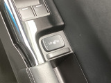すぐに暖まって寒い日に重宝する運転席&助手席シートヒーターが付いてます。2段階に温度設定が可能です
