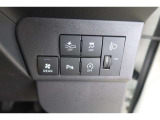 【クリアランスソナー】警告音と表示で、障害物の確認をアシスト♪縦列駐車時や駐車場・車庫などでの取り回しをサポートします。