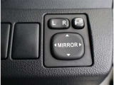 高いホールド性で運転姿勢が安定します。長距離ドライブでも疲れにくいのが魅力です。快適なドライビングライフをお送りください♪