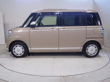 外装に目立つようなキズや凹みはみられず状態良く保たれていますが、中古車なので全くの無キズということはありません。外装の状態につきましては実車にてご確認をお願いします。