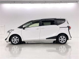 両側パワースライドドア付きだから、狭い駐車スペースなどでの 乗り降りラクラク!小さなお子さまのいるご家庭には嬉しい装備。