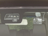 【スズキ セーフティサポート】走行中に前方の車両等を認識し、衝突しそうな時は警報とブレーキで衝突回避と被害軽減をアシスト。より安全にドライブをお楽しみいただけます。