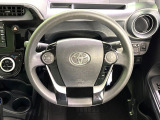 インテリアに合わせたデザインのステアリングは、運転される方のことも考え、運転しやすい形状、大きさです。是非一度、実際に触ってお確かめください。