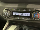 オートエアコンで快適な室内です。