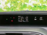 視認性の高いメーター類で、運転に必要な情報を的確に把握できます。走行距離や燃費など、様々なデータを確認可能です。