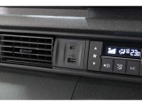 スマートフォンなどの音楽再生が可能なUSB接続ジャック装備車両です♪♪♪