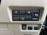 手元には簡単に操作できるスイッチ類です。
