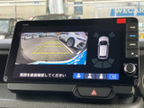 駐車時の安全性を高めるバックモニター。狭い場所でも、後方確認がしやすく、スムーズな駐車をサポートします。