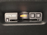 ハンドルの左下にETC2.0がついています。高速道路の料金所の通過も楽々です。カードの取り出しもしやすい場所についています。