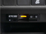 ◆ETC2.0◆進化したドライブ体験。料金収受システムだけだったETCが生まれ変わって、高速道路を賢く使うETC2.0に進化しました。多彩な情報サービスが便利で快適なドライブ体験を提供します。