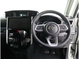 運転席から各種ボタンの操作がしやすいように設計されたデザイン。シンプルなつくりなので、運転が苦手な方も安心して運転することができます。