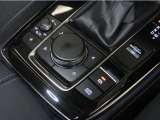 【電動サイドパーキング】便利な電動式パーキングブレーキ(オートホールド機能)付♪渋滞や信号待ちで長く停車する時も、ペダルから足を離しておくことが出来ますので、足が疲れにくいです!