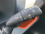 操作しやすいウインカーレバーは、安全な車線変更をサポートします。直感的に操作できるので、運転に集中できます。