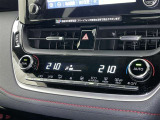 左右独立温度コントロールフルオートエアコンです。運転席、助手席それぞれで独立して温度設定ができます。冷え性の方が乗っても安心ですね♪