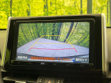 【バックカメラ】駐車時に後方がリアルタイム映像で確認できます。大型商業施設や立体駐車場での駐車時や、夜間のバック時に大活躍!運転スキルに関わらず、今や必須となった装備のひとつです!