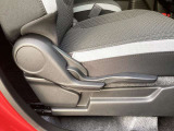 一人一人に合ったポジションにシートを細かく調整することが出来ます。長時間の運転でも疲れにくくなり、安心して運転することに寄与します。