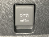 アクセサリーソケットはUSBのアダプターなどをつければ、スマホの充電にも使えます。