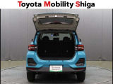 荷室スペ-スも十分な広さがあります。リヤシ-トを倒すと更に荷室スペ-スが広がります。