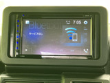 見やすいオーディオ画面は、様々な情報を表示できます。Bluetooth接続で、スマートフォンとの連携も可能です。快適なドライブをサポートします。