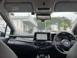 視界広々で運転しやすいインパネ