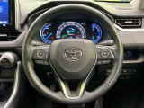 【純正革巻きステアリング】上質な革を使用することで、手にしっかり馴染みとても運転しやすいハンドルです♪