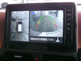 アラウンドビューモニター付きです 上から見たイメージで駐車出来ますので車庫入れの苦手な方も楽に駐車出来ます♪