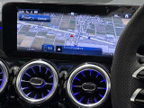 【クライメートコントロール(左右独立調整)】運転席、助手席の方で温度設定を可能とし、それぞれ快適性を実現できます