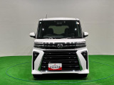 細部にメッキパーツの煌き。大人の感性に響く洗練さを身にまとった後期タントカスタムが入荷致しました。