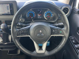 【純正革巻きステアリング】上質な革を使用することで、手にしっかり馴染みとても運転しやすいハンドルです♪