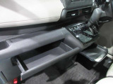 インストスライドボックス ティッシュボックスがまるまる一つ入るボックスです運転席からも開け閉め可能です
