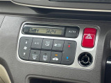 【 オートエアコン 】車内温度を感知して自動で温度調整をしてくれるのでいつでも快適な車内空間を創り上げます!//