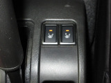 運転席&助手席シートヒーターが付いてます。寒い冬でもスイッチONで座面をあたたかくして、ドライブをさらに快適にしてくれます。