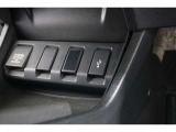 スマートフォンなどの音楽再生が可能なUSB接続ジャック装備車両です♪♪♪