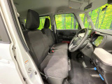 運転席シート廻後部座席も気になるようなキズ・汚れやへたり等、大きなダメージはなく、良好な状態です。りは使用感も少なく、良好な状態となっています。丁寧に使われていたことがよくわかりますね。