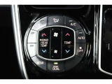 運転席と助手席、それぞれ温度調節ができ、オールシーズン快適なオートエアコンとなっております!