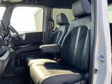 運転に集中できるシンプルな空間。操作しやすい配置で、スムーズなドライビングをサポートします。