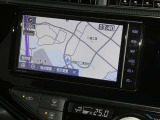【7インチ純正ナビ】純正ナビを装備。タッチパネル式で使いやすく、詳細地図により目的地をピンポイントで設定できます。初めての道でも迷いにくく、ロングドライブも快適ですよ♪