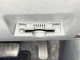 【ETC】高速道路などの料金所における自動料金支払いシステムです。車載器と料金所のアンテナとの間で無線通信を行い、料金を自動で支払うことができます。