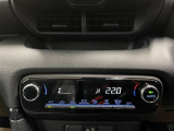 オートエアコン♪お好みの温度に設定するだけで車内を快適空間にしてくれますよ♪